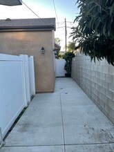 6227 Atoll Ave in Van Nuys, CA - Building Photo - Building Photo