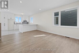 126 Beebalm Cres in Ottawa, ON - Building Photo - Building Photo