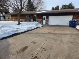 2876 Trade Winds Trail in Green Bay, WI - Building Photo