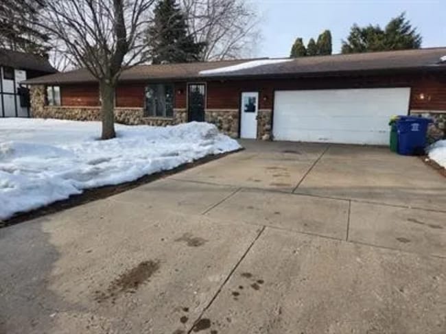 property at 2876 Trade Winds Trail