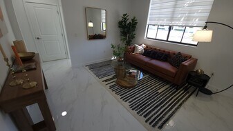 858 E 27th St, Unit B8 in Hialeah, FL - Building Photo