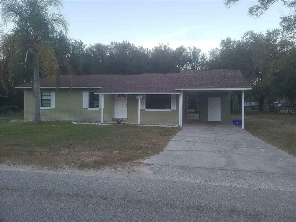 1187 Varnado Rd in Groveland, FL - Building Photo