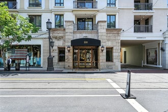 403 Caruso Ave, Unit 403 in Glendale, CA - Foto de edificio - Building Photo