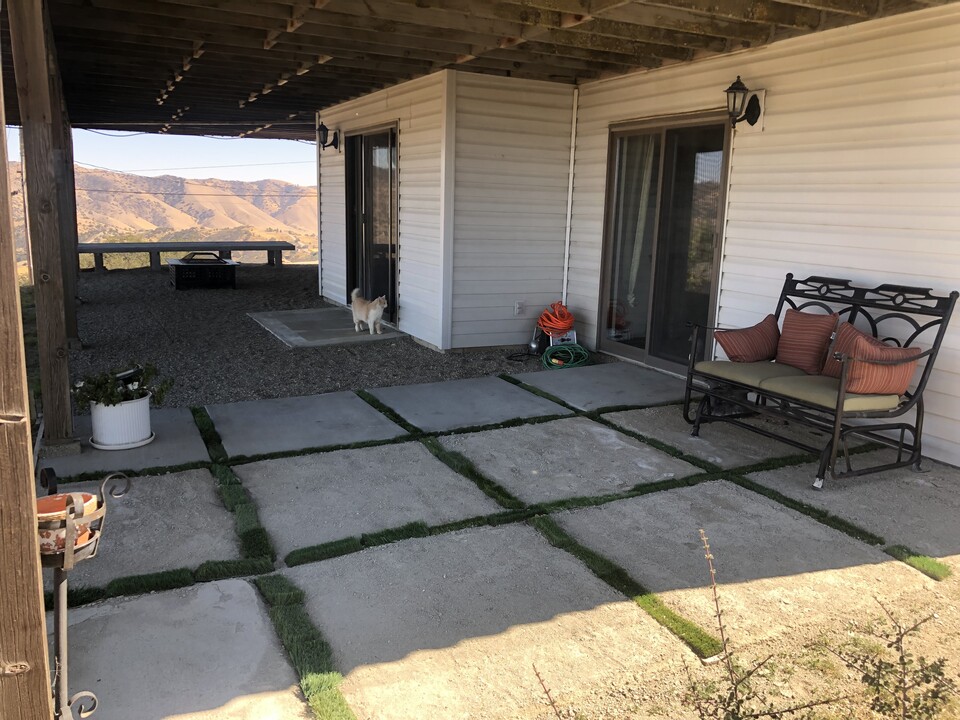 28101 Skyline Dr in Tehachapi, CA - Building Photo