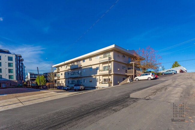 Maple Ridge Central Apartments in Maple Ridge, BC - Building Photo - Building Photo