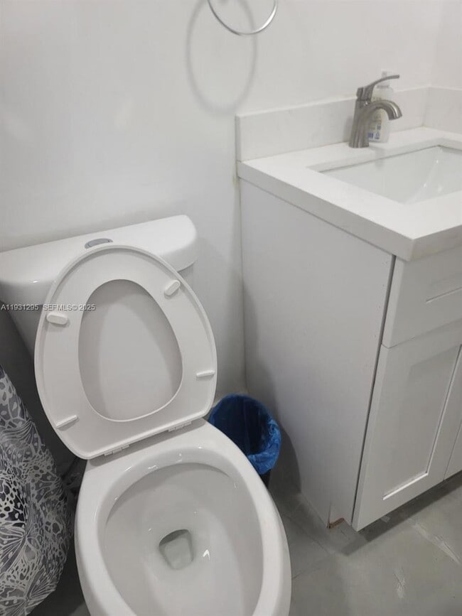 512 NW 96th St in Miami, FL - Building Photo - Building Photo