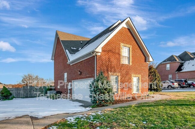 7112 Donald Wilson Dr in Fairview, TN - Building Photo - Building Photo