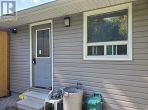 20437 Yonge St in East Gwillimbury, ON - Building Photo - Building Photo