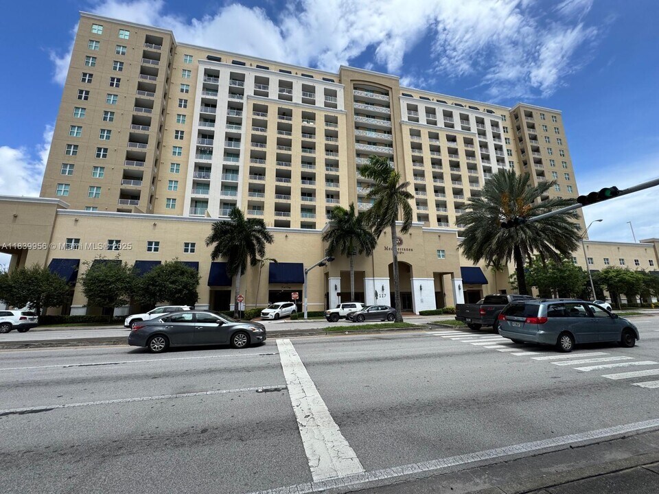 117 NW 42nd Ave in Miami, FL - Building Photo