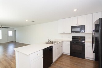 544 Rancho Del Cielo Lp in Jarrell, TX - Building Photo - Building Photo