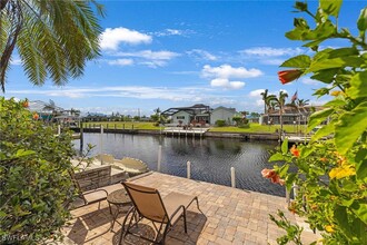 2836 SE 19th Pl in Cape Coral, FL - Foto de edificio - Building Photo