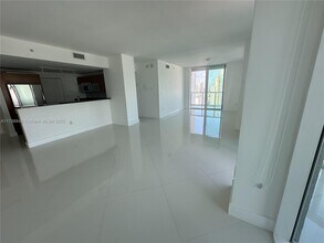 253 NE 2nd St in Miami, FL - Building Photo - Building Photo