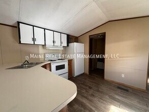 23 Morton Ave in Dover Foxcroft, ME - Building Photo - Building Photo