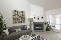 Interior Photo - La Jolla International Gardens Apartamentos in San Diego, California