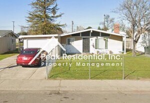 3821 Karl Dr in North Highlands, CA - Building Photo