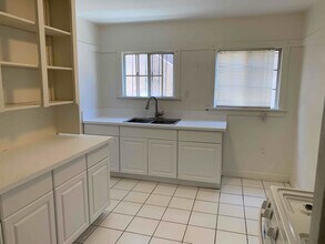 5737 Ruthelen St-Unit -5737 in Los Angeles, CA - Building Photo - Building Photo