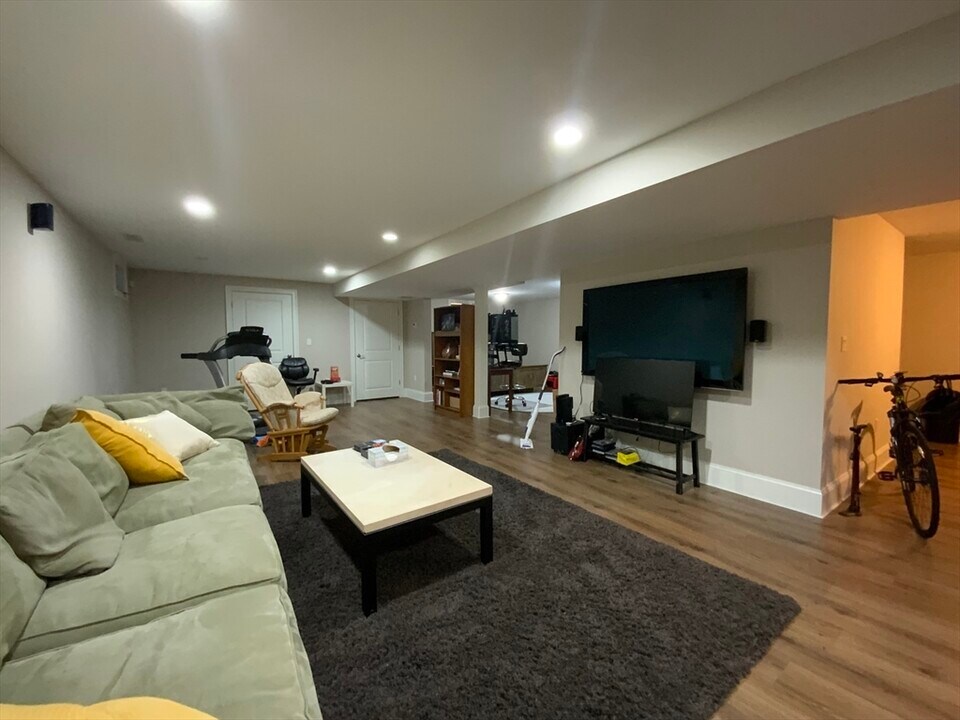 35 Rindge Ave in Lexington, MA - Building Photo