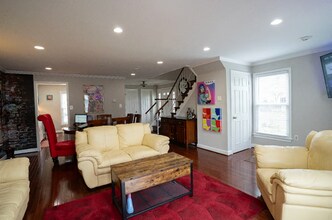 7857 Parthian Ct in Springfield, VA - Building Photo - Building Photo