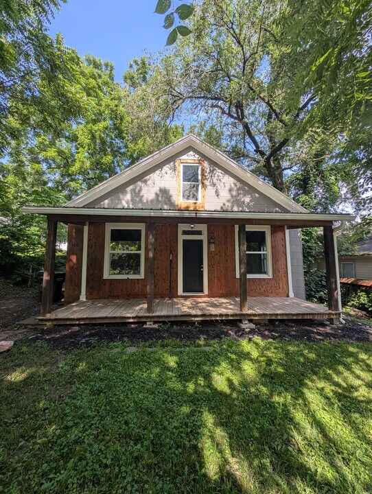 314 Grand Ave in Leavenworth, KS - Building Photo