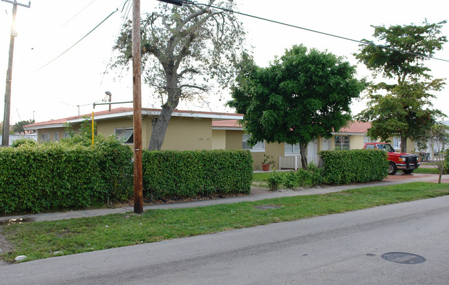 1301-1309 N 19th Ave in Hollywood, FL - Building Photo - Building Photo