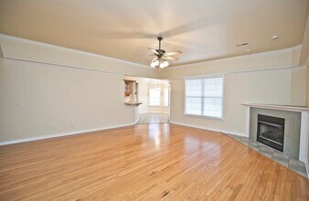 402 NE Shasta Ct in Bentonville, AR - Building Photo - Building Photo