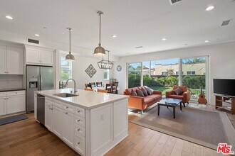 10833 Tabor St in Los Angeles, CA - Building Photo - Building Photo