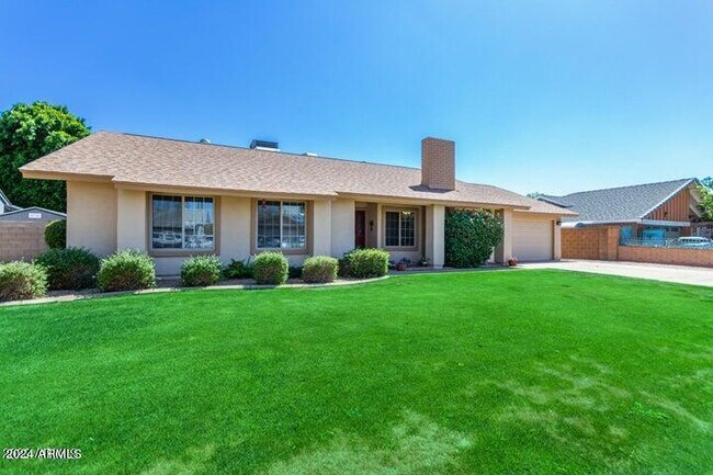 2447 W Mandalay Ln in Phoenix, AZ - Building Photo - Building Photo