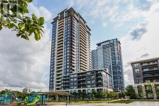 15 Water Walk Dr in Markham, ON - Building Photo