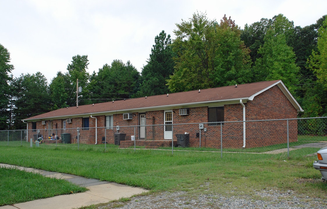 2431 Francis St in High Point, NC - Foto de edificio