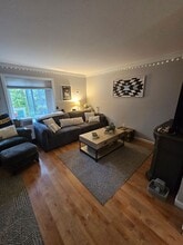 16 Hillcrest W in Portland, ME - Building Photo - Building Photo