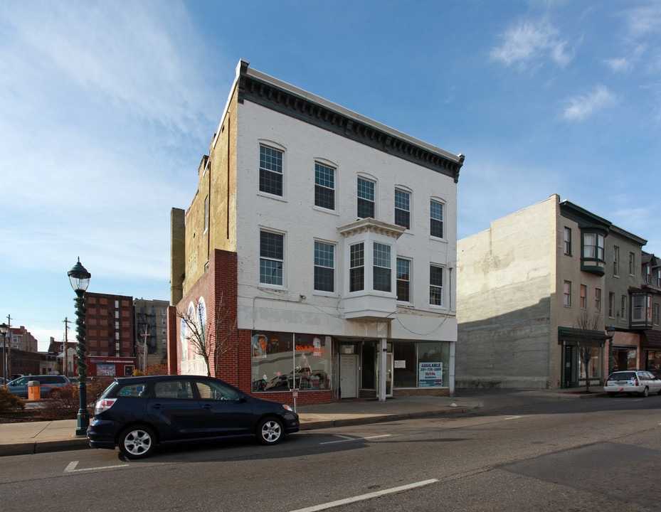 57 W Franklin St in Hagerstown, MD - Building Photo
