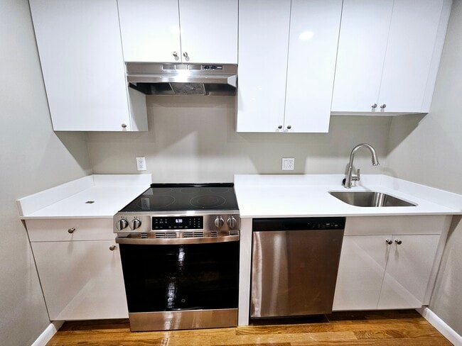40 Evergreen St, Unit 37 in Boston, MA - Building Photo - Building Photo