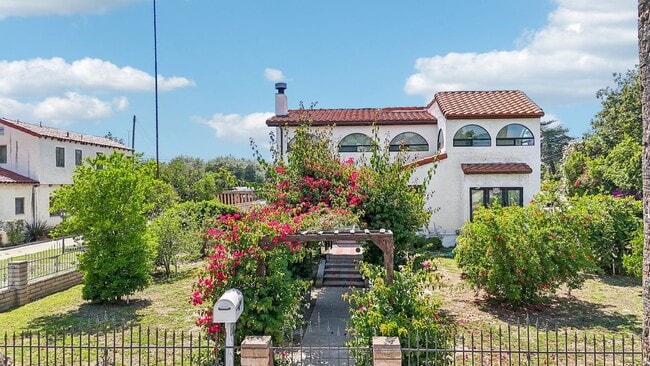 property at 3098 N Arrowhead Ave