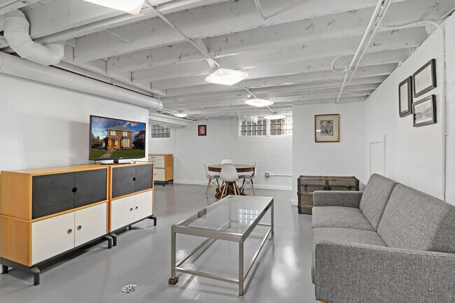 1317 N Jackson St, Unit SI ID1265539P in Waukegan, IL - Building Photo - Building Photo