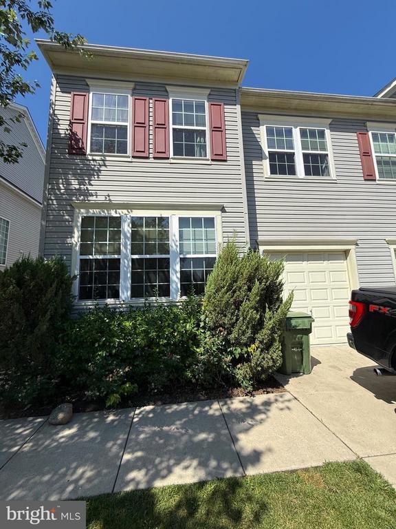 property at 43661 Evening Primrose Ct