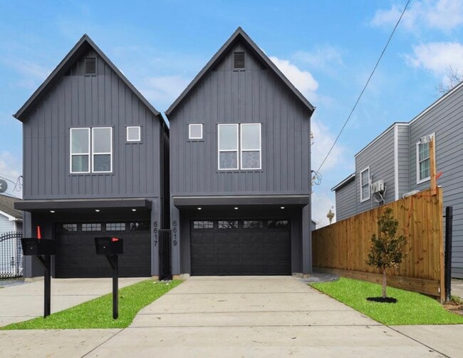 property at 5212 Arapahoe St