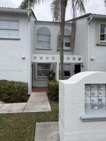 4881 NW 97th Pl in Doral, FL - Building Photo