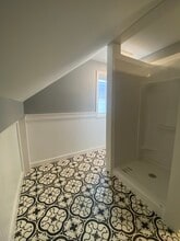 55 Chase St, Unit 2 in Burlington, VT - Foto de edificio - Building Photo