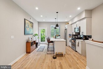 1510 N Hollywood St in Philadelphia, PA - Building Photo - Building Photo