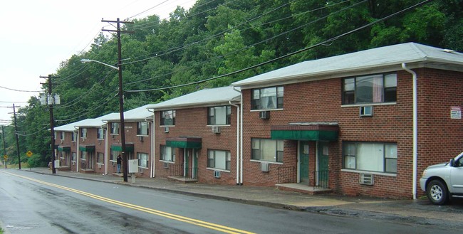 Crestview Gardens in Fairview, NJ - Foto de edificio - Building Photo