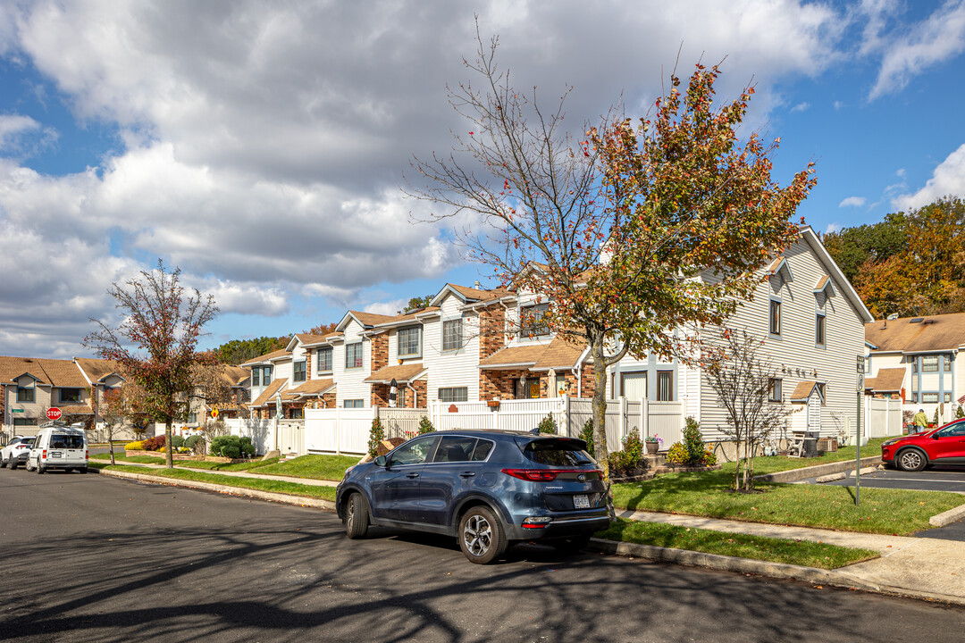 9 Lovell Ave in Staten Island, NY - Building Photo