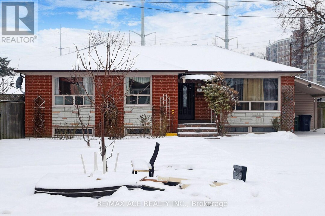 20 Camarel Crescent in Toronto, ON - Building Photo