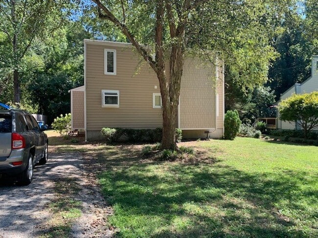 1752 Brooks Ave in Raleigh, NC - Building Photo - Building Photo