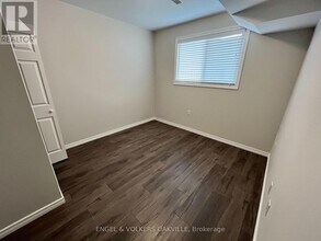 30 Porritt St in Barrie, ON - Building Photo - Building Photo