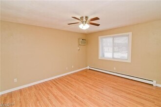 45-00 Washington Square Dr in Austintown, OH - Building Photo - Building Photo