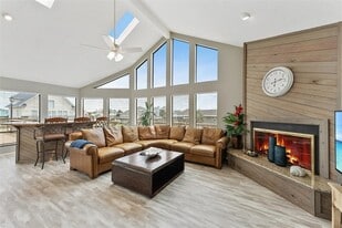 21812 Frio Dr in Galveston, TX - Building Photo