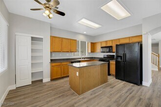 7717 Flourish Springs St in Las Vegas, NV - Building Photo - Building Photo