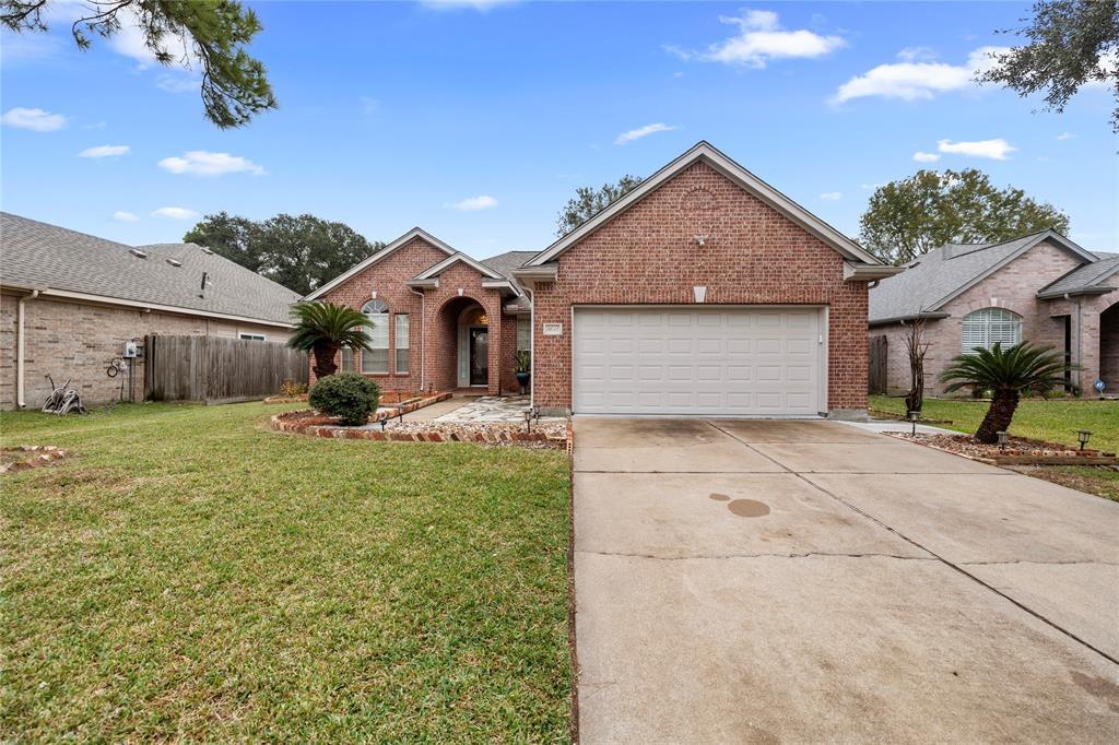 8614 Majesticbrook Dr in Houston, TX - Building Photo