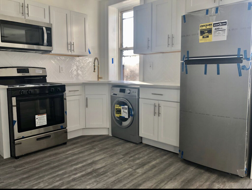 263 Hutton St, Unit 4R in Jersey City, NJ - Building Photo