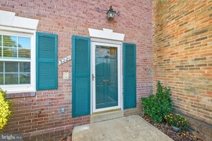 3221 Adams Ct in Fairfax, VA - Building Photo